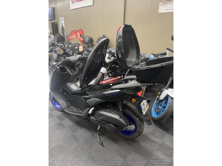 YAMAHA NMAX 125